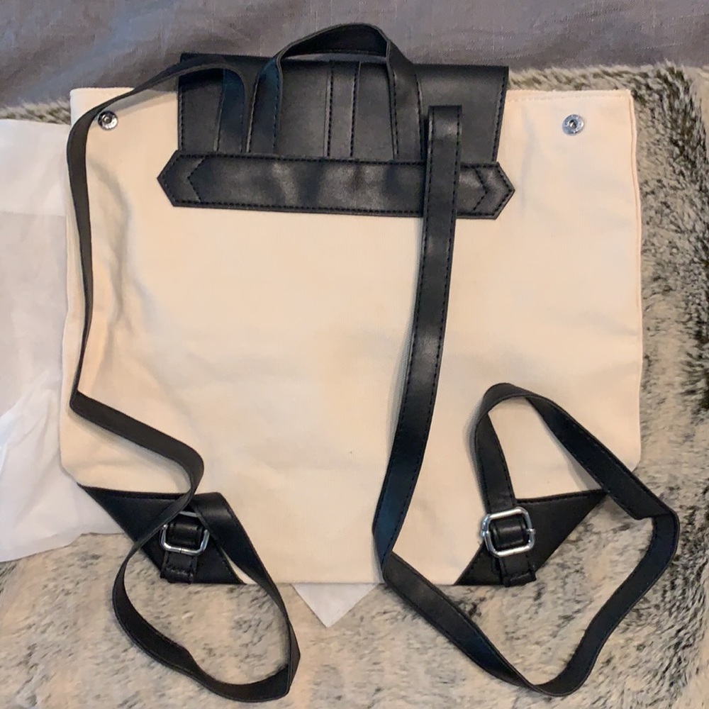 Backpack - Picture 2 of 4